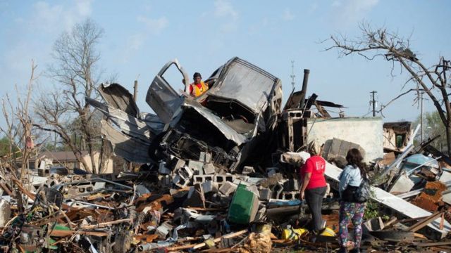 Misisipi, devastada tras el paso de tornados que dejaron al menos 25 muertos