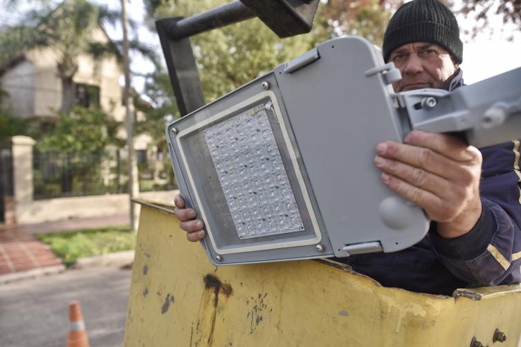 Trabajos de fumigación, iluminación y bacheo previstos para este viernes