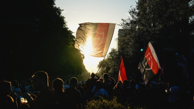 Los hinchas de Newell ´s con un banderazo en la previa del clásico