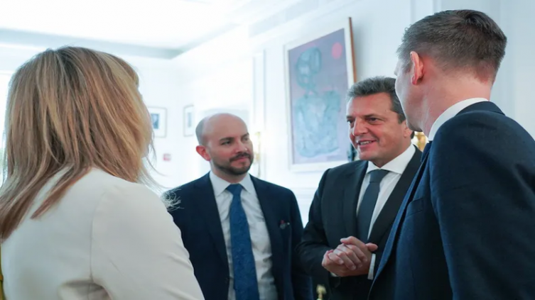 Massa se entrevistó con funcionarios de Biden en Washington