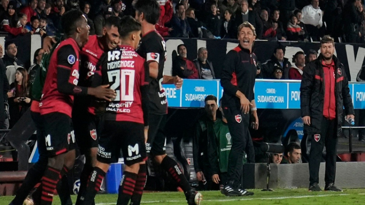Newell ´s goleó a Blooming en el Coloso por Copa Sudamericana