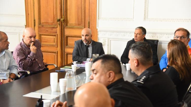 Brilloni y Pusineri recibieron a representantes de Amsafe y Sadop por ataques en escuelas