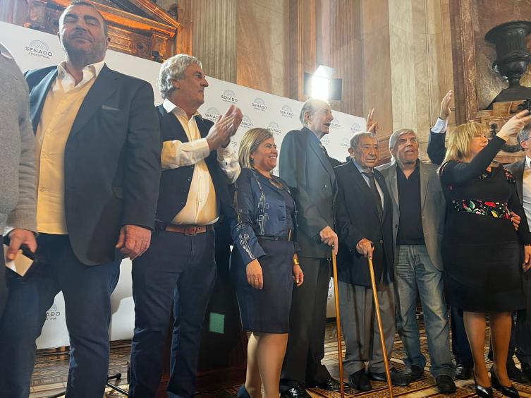 Sergio Romero fue distinguido en el Congreso
