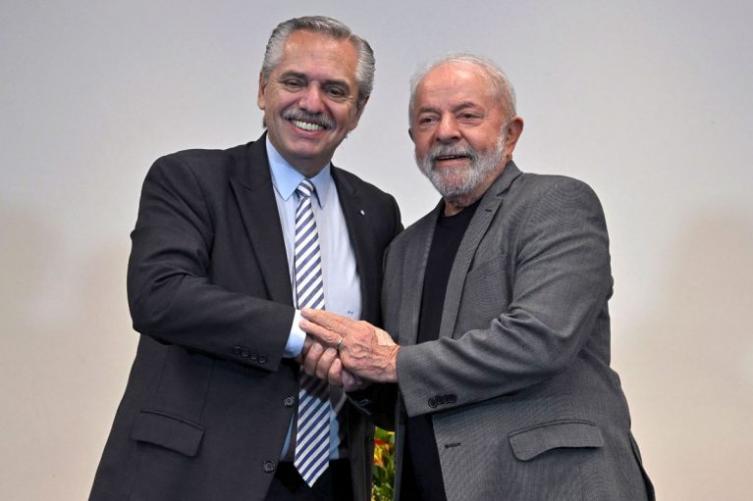 Alberto Fernández se reunirá el martes con Lula en Brasil