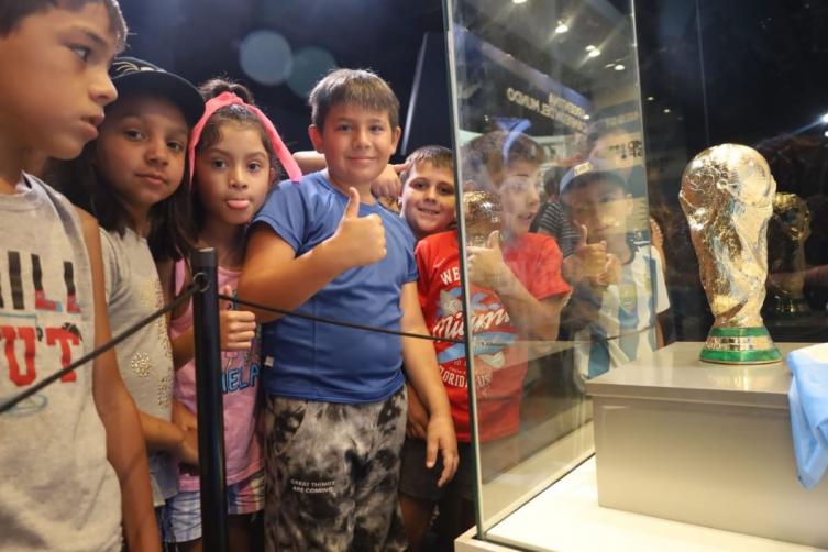 La Copa del Mundo comienza su recorrido por espacios de la ciudad