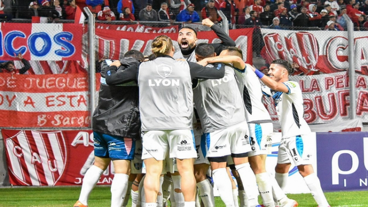 Unión sigue cayendo: quedó eliminado por Copa Argentina ante Almagro