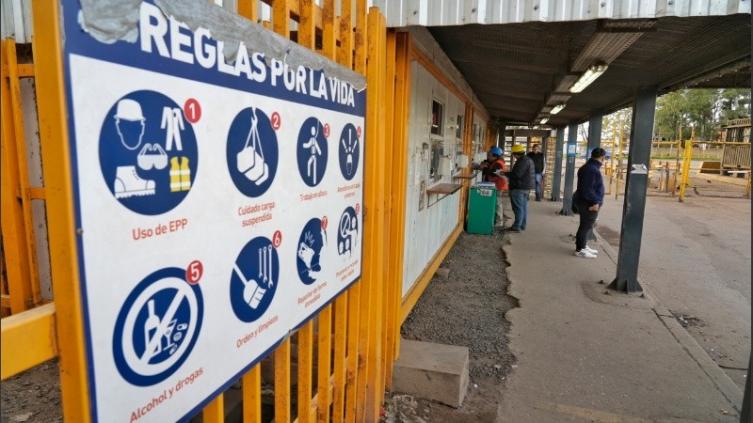 Paro total en el Puerto de Rosario por un operario que murió tras caer el río