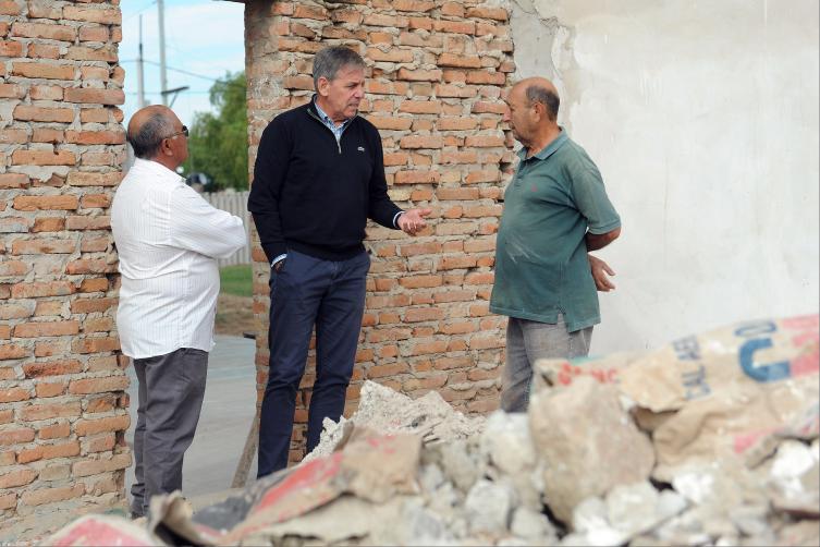 Jatón supervisó obras en la Estación de Alto Verde