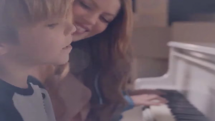 Shakira publicó el video oficial de “Acróstico” con sus hijos