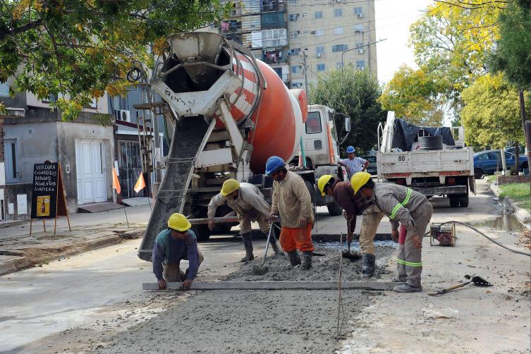 Jatón supervisó las obras integrales que se realizan en El Pozo
