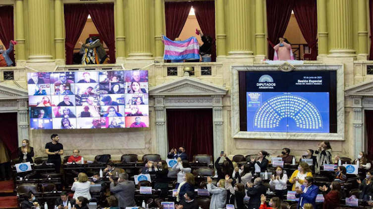 Debate proyecto de pensión reparatoria para personas travestis trans