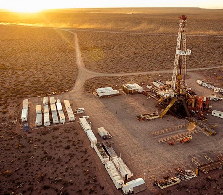 Petroleros realizan un paro total en Vaca Muerta luego de que un operario perdiera un brazo
