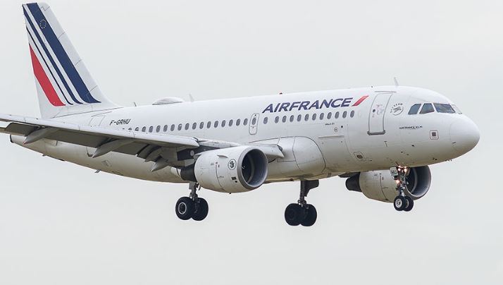 Francia prohibió los vuelos internos cortos para combatir el cambio climático 