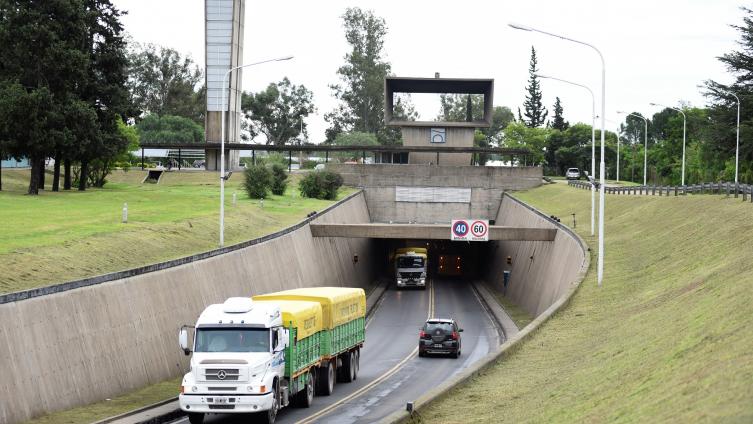 Brindan consejos a la hora de cruzar el Túnel por el fin de semana largo