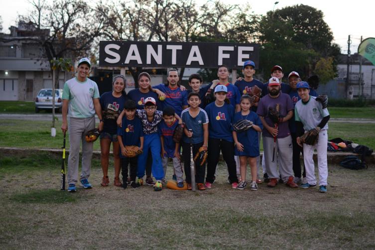 Santa Fe Capital organiza su propia Liga Municipal de Sóftbol