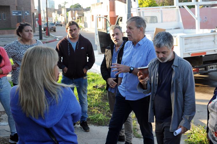 El Intendente supervisó la colocación de luces led en barrio San Lorenzo