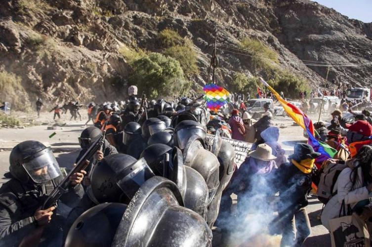 En medio de fuertes protestas, se jura la reforma de la Constitución en Jujuy