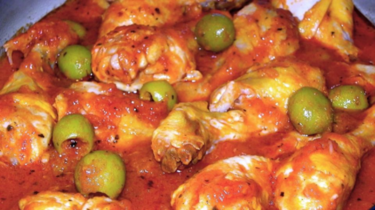 Pollo a la cacerola con aceitunas