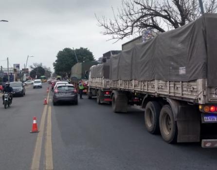 Refuerzan los controles por el tránsito pesado en el Puente Carretero