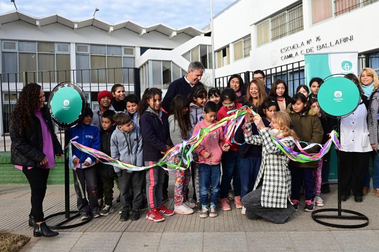 Jatón inauguró obras en un complejo educativo de barrio Cabal