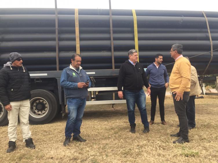 Llegaron al norte santafesino los caños para iniciar la obra del Acueducto Tostado - Villa Minetti