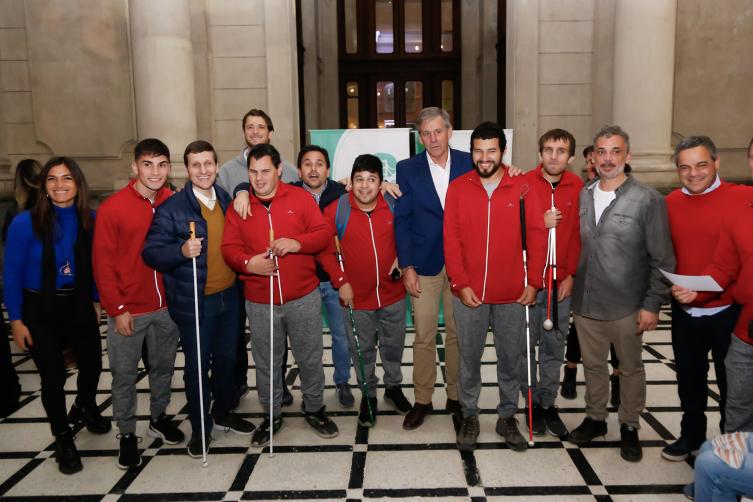 Fortalecimiento del deporte: clubes y atletas recibieron aportes municipales