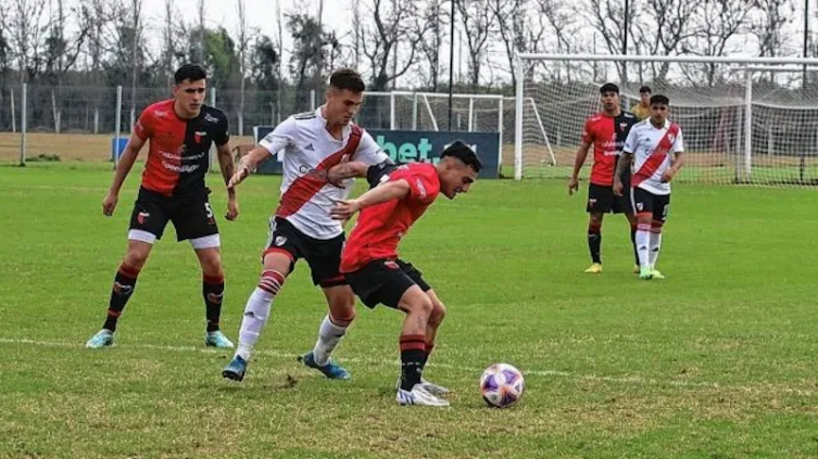 Derrota de Colón con goleada ante River en el Predio