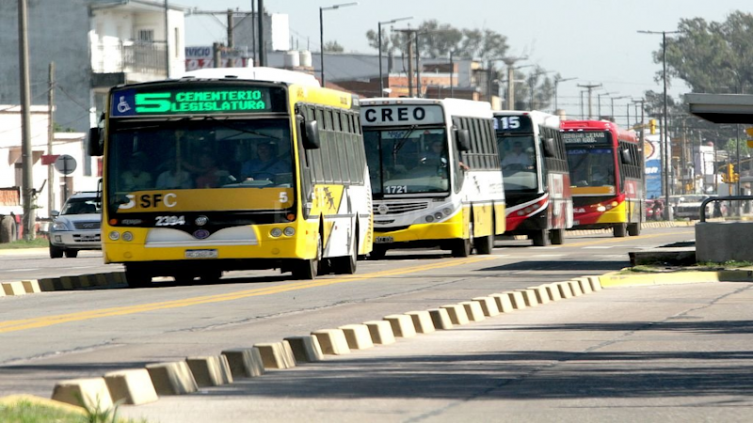 Se retoma el servicio de colectivos urbanos e interurbanos 
