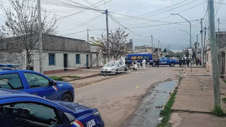 Acribillaron a un hombre con más de diez balazos