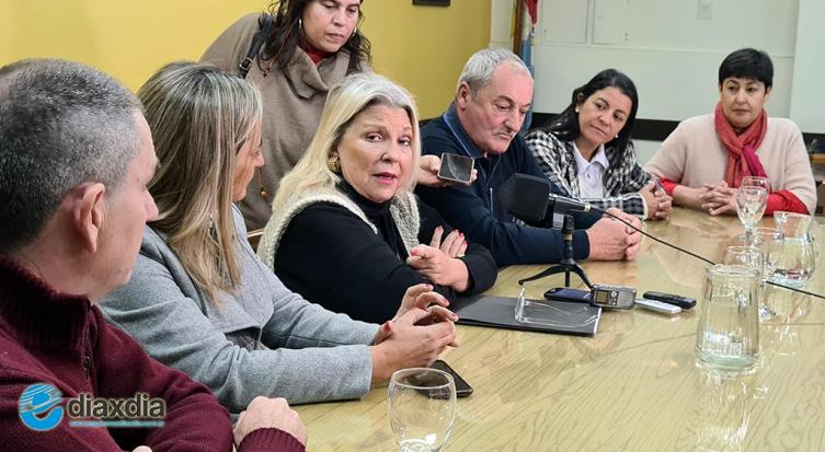 Carrió sufrió un cuadro isquémico transitorio y permanece internada en Esperanza 