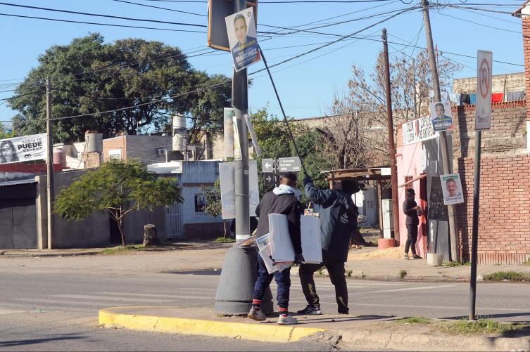 La Municipalidad notificó a los espacios políticos sobre el retiro de cartelería