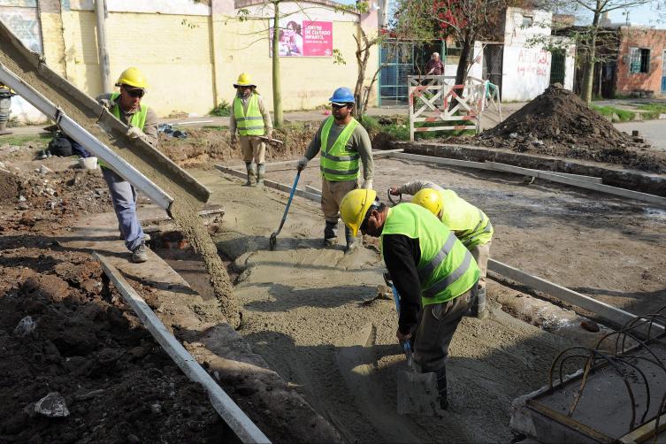 Trabajos de iluminación y bacheo previstos para este viernes