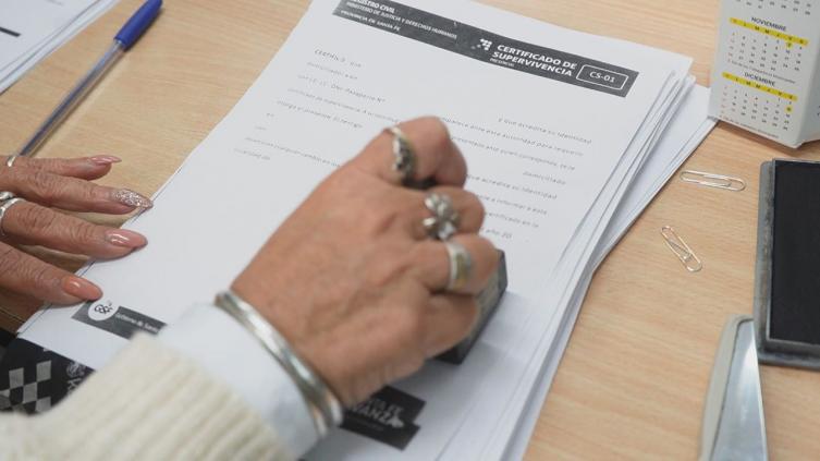 La fe de vida puede seguir tramitándose en dependencias municipales