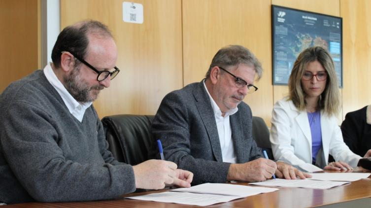 El gobierno santafesino y Conicet firmaron convenio de asistencia para el archivo Birri