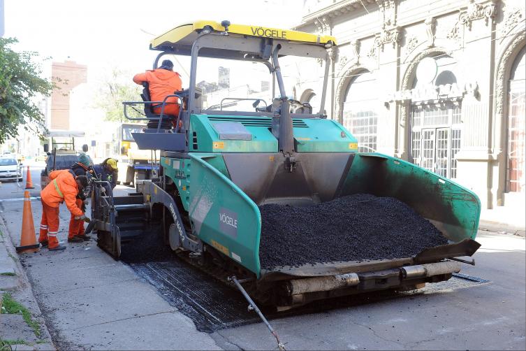 Trabajos de iluminación y bacheo previstos para este martes