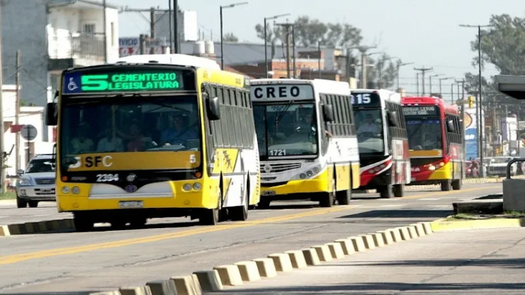 Colectivos: los empresarios pagarán la totalidad de los salarios  