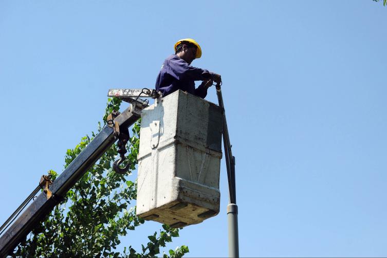 Trabajos de iluminación y bacheo previstos para este viernes