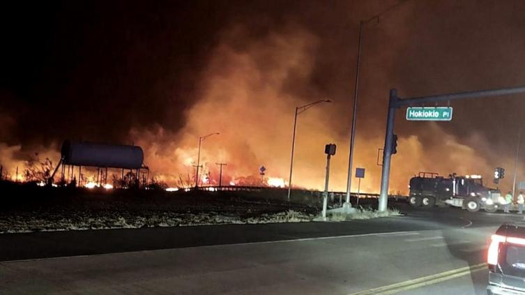 Suben a 96 los fallecidos tras el incendio en Hawai