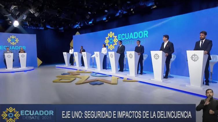 Los candidatos presidenciales de Ecuador debatieron sobre inseguridad y combustibles
