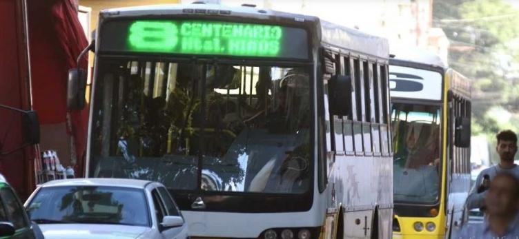 Colectivos urbanos reducen la circulación nocturna y puede haber demoras en la ciudad