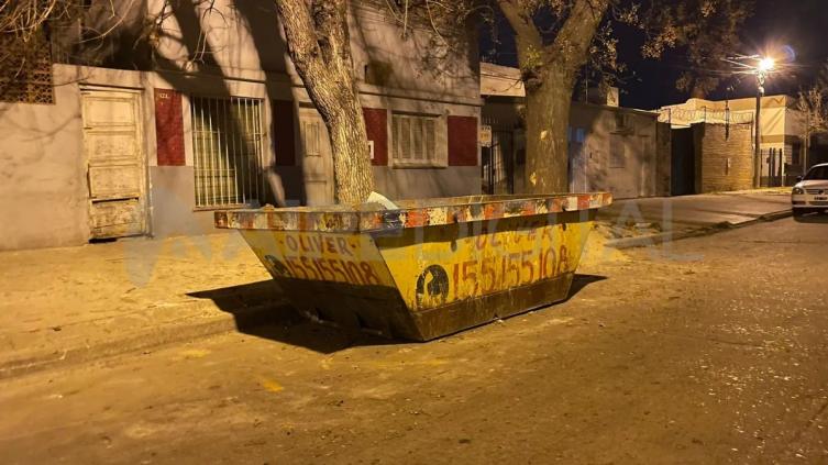 Joven hallada dentro de un contenedor en barrio Sargento Cabral: 