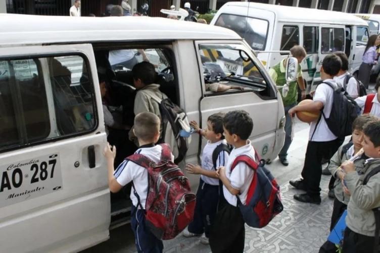 Atención familias, otro golpe al bolsillo: aumenta un 20% el transporte escolar 