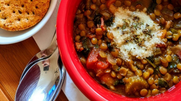 Sopa italiana de lentejas