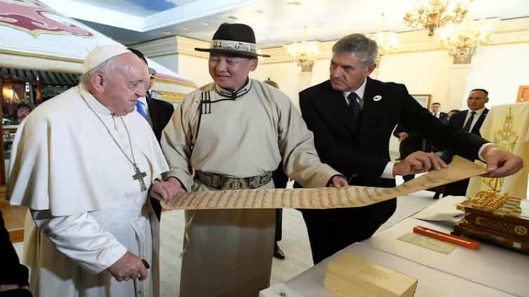 El papa Francisco en Mongolia: pide por la reconciliación y la paz
