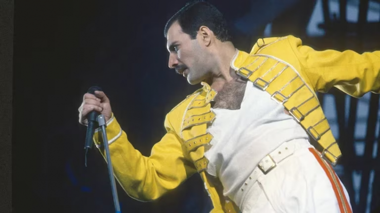 Manuscritos de canciones de Freddie Mercury serán subastados