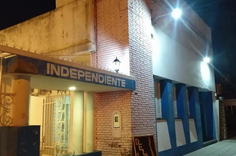 Vecinos del Club Independiente denuncian aprietes de los cuidacoches