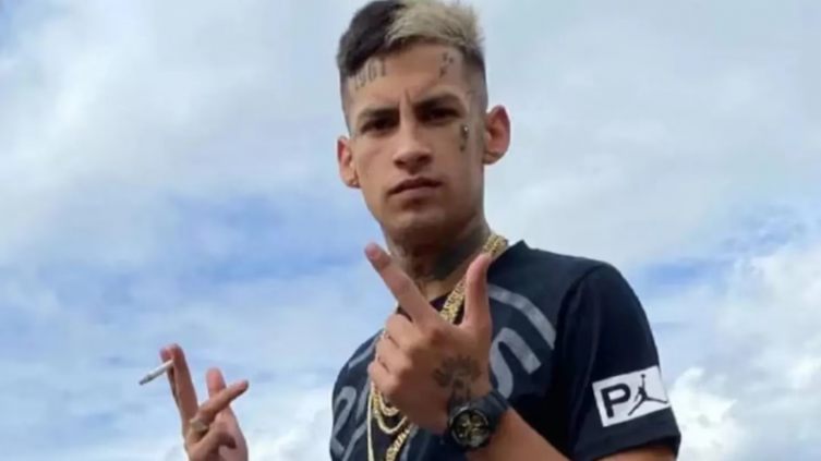 L-Gante salió de la cárcel, visitó a su hija y cambió el look