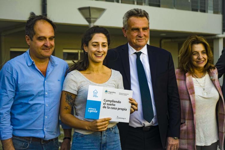 Se entregaron 75 viviendas Procrear del Parque Federal 