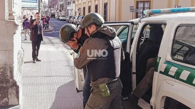 Cueva financiera VIP: la vinculación entre el único imputado y el jefe de la barra disidente de Colón