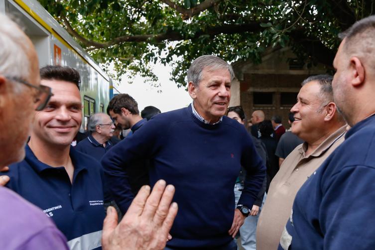 Jatón presenció la prueba de vía para la vuelta del tren a Laguna Paiva